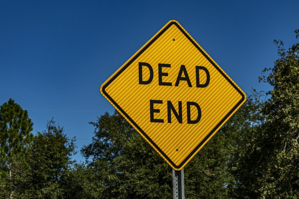 Dead End sign representing what happens when you don't base your keywords on search intent.
